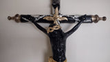 CRISTO NEGRO O SEÑOR DEL VENENO EN CRUZ DE RESINA DE 20 PULGADAS / BLACK JESUS CHRIST OR LORD OF THE POISON IN A ROUND RESIN CROSS 20 INCHES